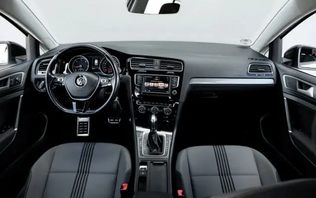 VOLKSWAGEN Golf 2.0 BlueTDI DSG Highline