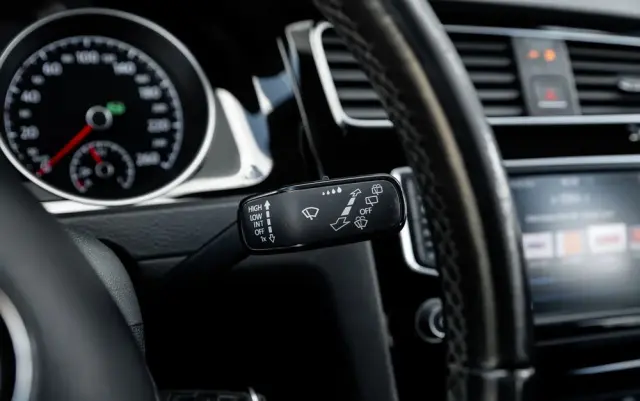 VOLKSWAGEN Golf 2.0 BlueTDI DSG Highline