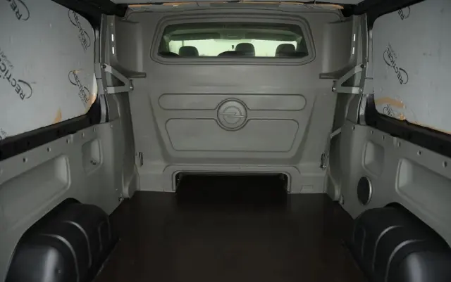 OPEL Vivaro L2H1 2.9t