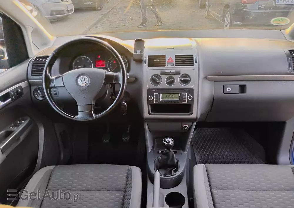 VOLKSWAGEN Touran 1.9 TDI Conceptline