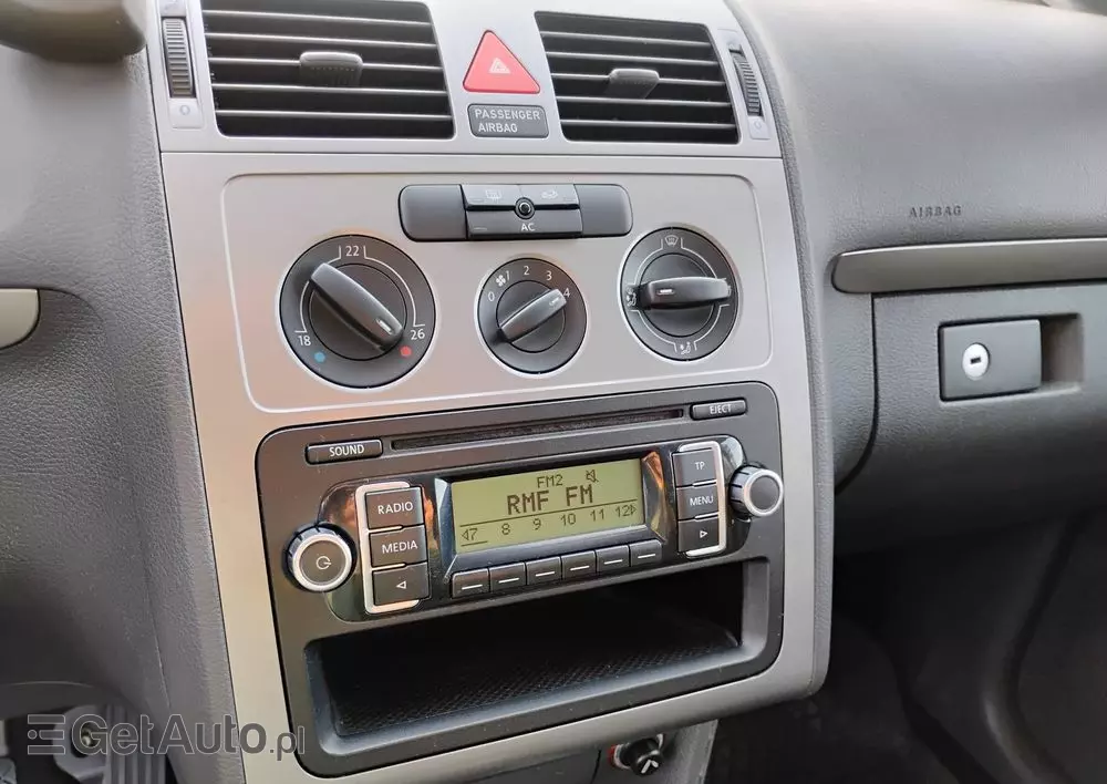 VOLKSWAGEN Touran 1.9 TDI Conceptline