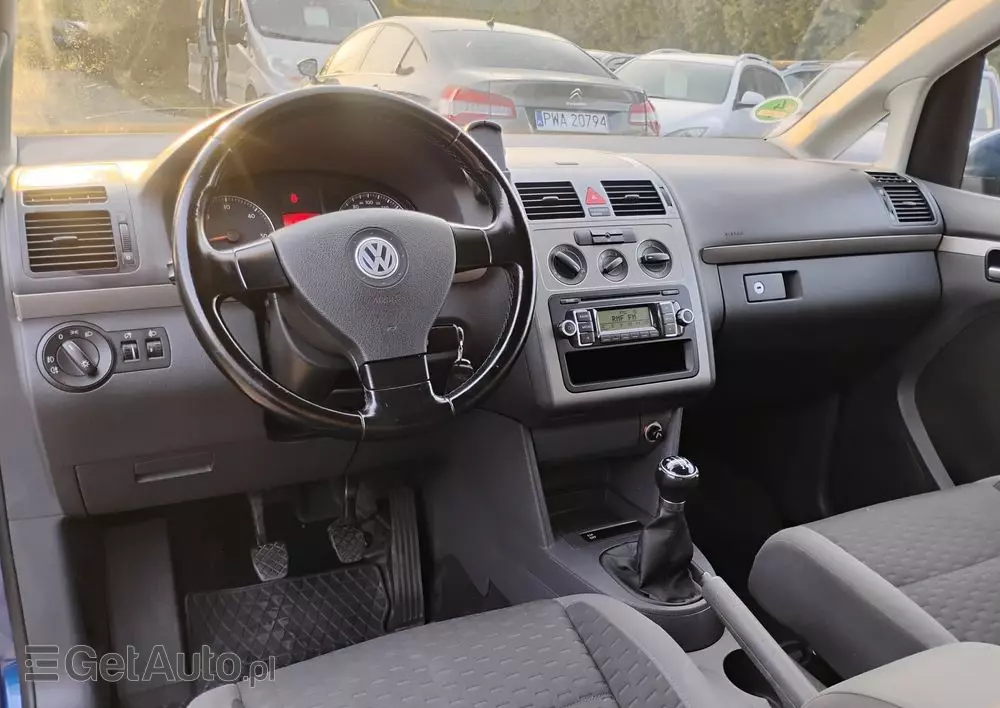 VOLKSWAGEN Touran 1.9 TDI Conceptline
