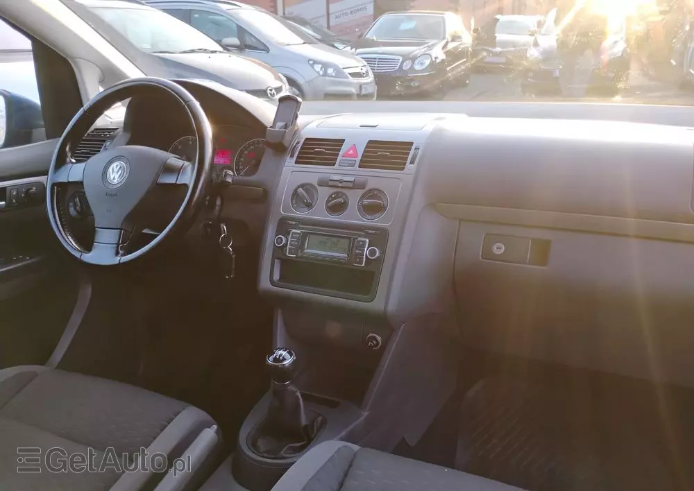 VOLKSWAGEN Touran 1.9 TDI Conceptline