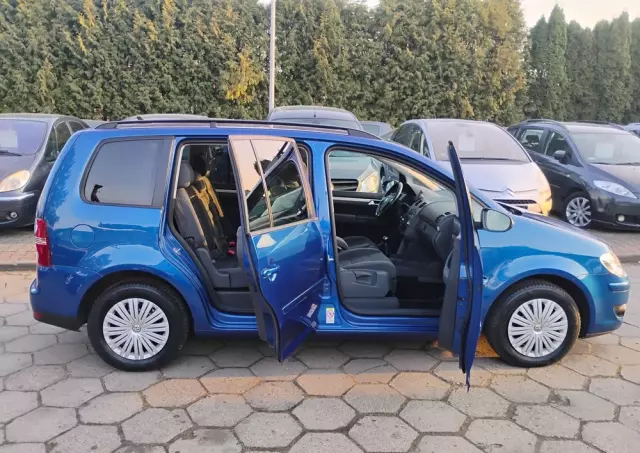 VOLKSWAGEN Touran 1.9 TDI Conceptline