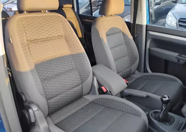 VOLKSWAGEN Touran 1.9 TDI Conceptline