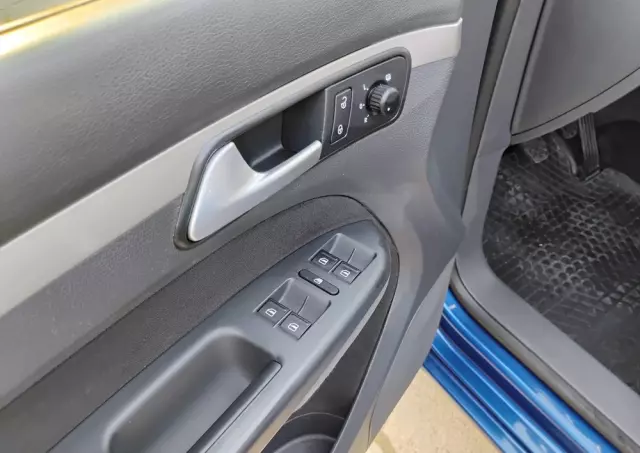 VOLKSWAGEN Touran 1.9 TDI Conceptline