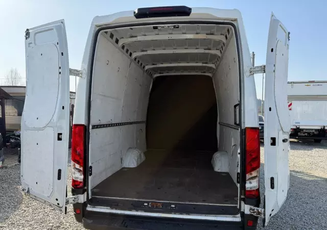 IVECO Brygadówka 7 miejsc/Daily 35-160 V/MAXI/Serwis IVECO/manual/PDC/Kamera 