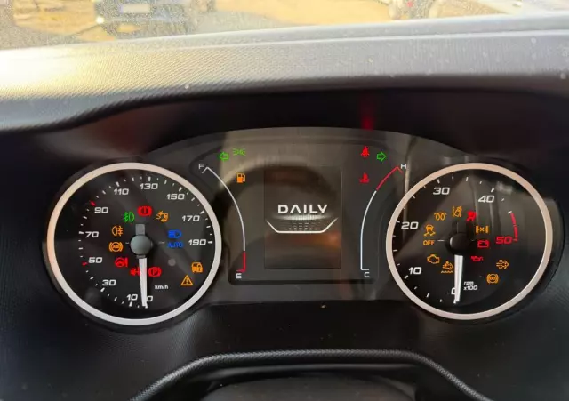 IVECO Brygadówka 7 miejsc/Daily 35-160 V/MAXI/Serwis IVECO/manual/PDC/Kamera 