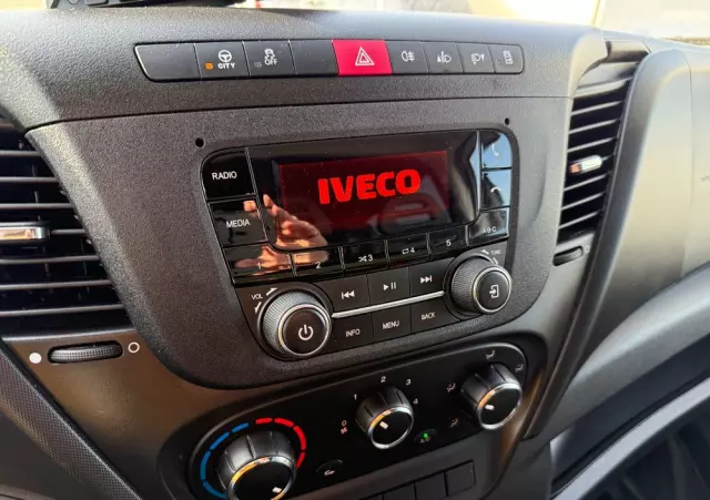 IVECO Brygadówka 7 miejsc/Daily 35-160 V/MAXI/Serwis IVECO/manual/PDC/Kamera 