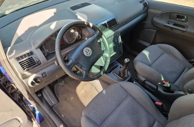 VOLKSWAGEN Sharan 