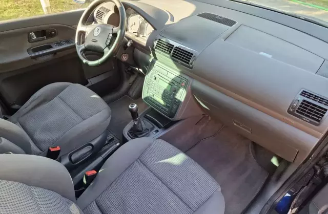 VOLKSWAGEN Sharan 