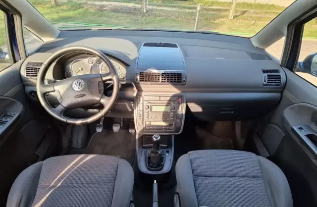 VOLKSWAGEN Sharan 