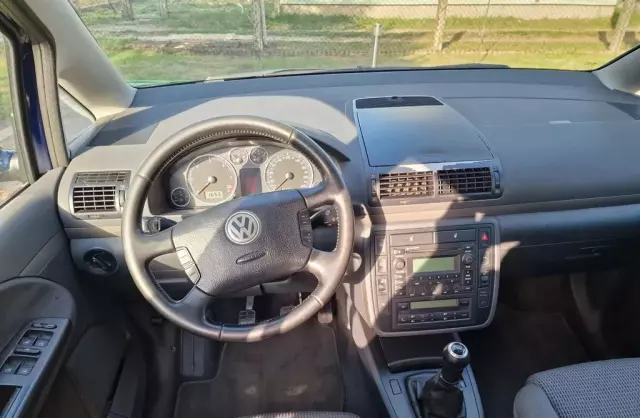 VOLKSWAGEN Sharan 