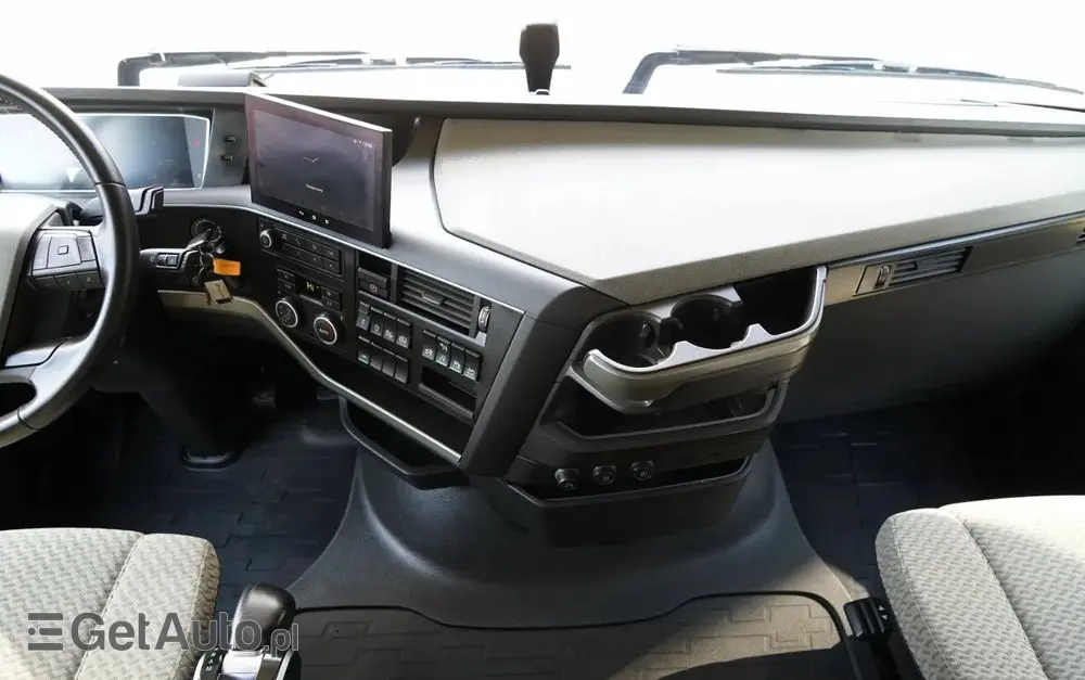 VOLVO FH 500 / XXL / I-SAVE /  LOWDECK / MEGA / KLIMA POSTOJOWA / TV / ALUFELGI / PO KONTRAKCIE SERWISOWYM 