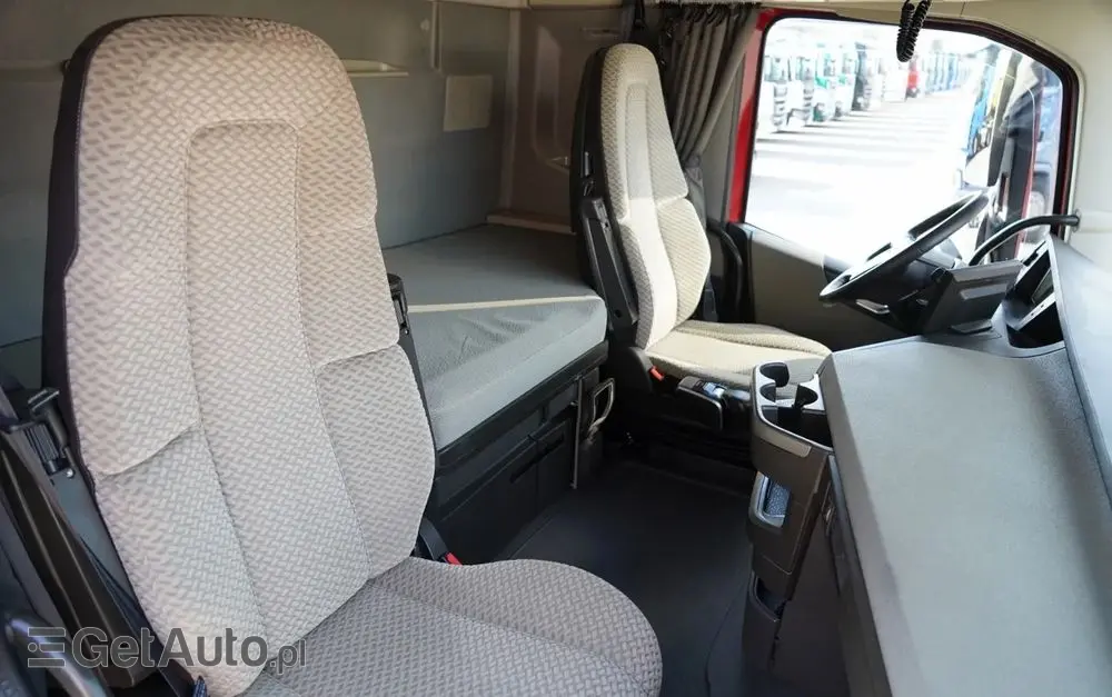 VOLVO FH 500 / XXL / I-SAVE /  LOWDECK / MEGA / KLIMA POSTOJOWA / TV / ALUFELGI / PO KONTRAKCIE SERWISOWYM 