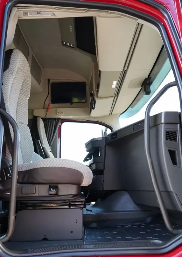 VOLVO FH 500 / XXL / I-SAVE /  LOWDECK / MEGA / KLIMA POSTOJOWA / TV / ALUFELGI / PO KONTRAKCIE SERWISOWYM 