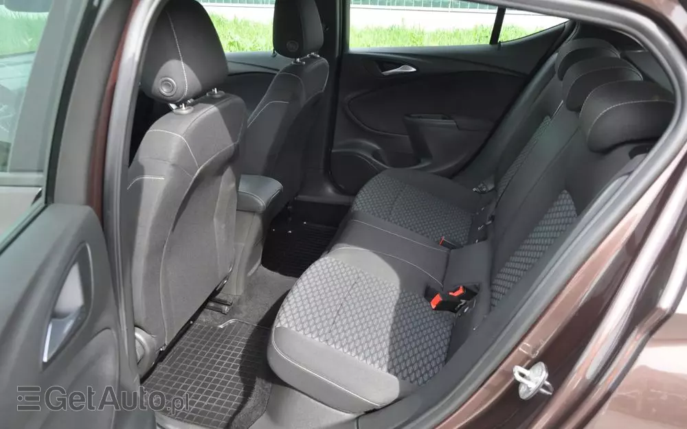 OPEL Astra V 1.4 T Dynamic