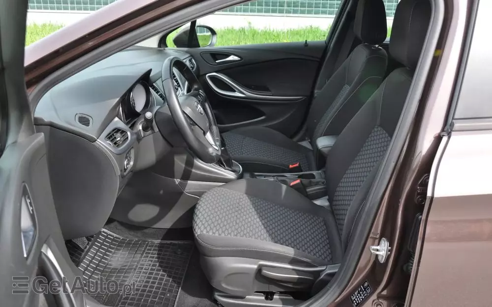 OPEL Astra V 1.4 T Dynamic