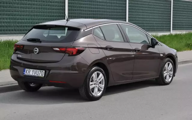 OPEL Astra V 1.4 T Dynamic