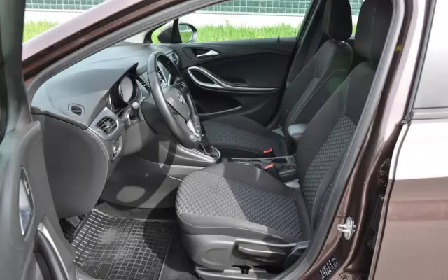 OPEL Astra V 1.4 T Dynamic