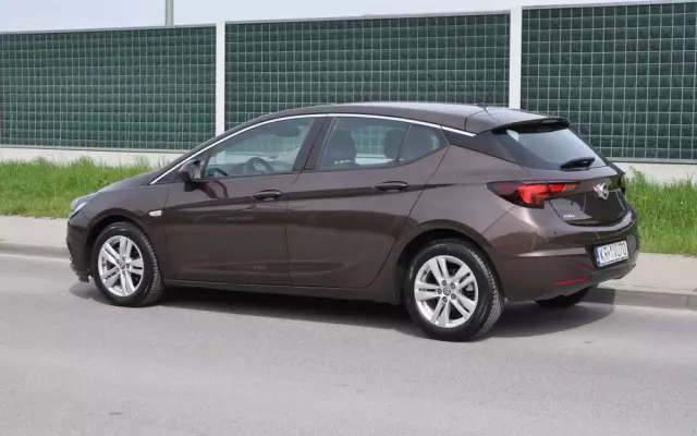 OPEL Astra V 1.4 T Dynamic