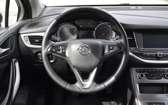 OPEL Astra V 1.4 T Dynamic