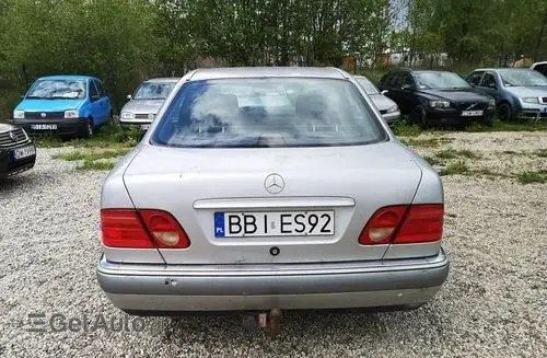 MERCEDES-BENZ 200 