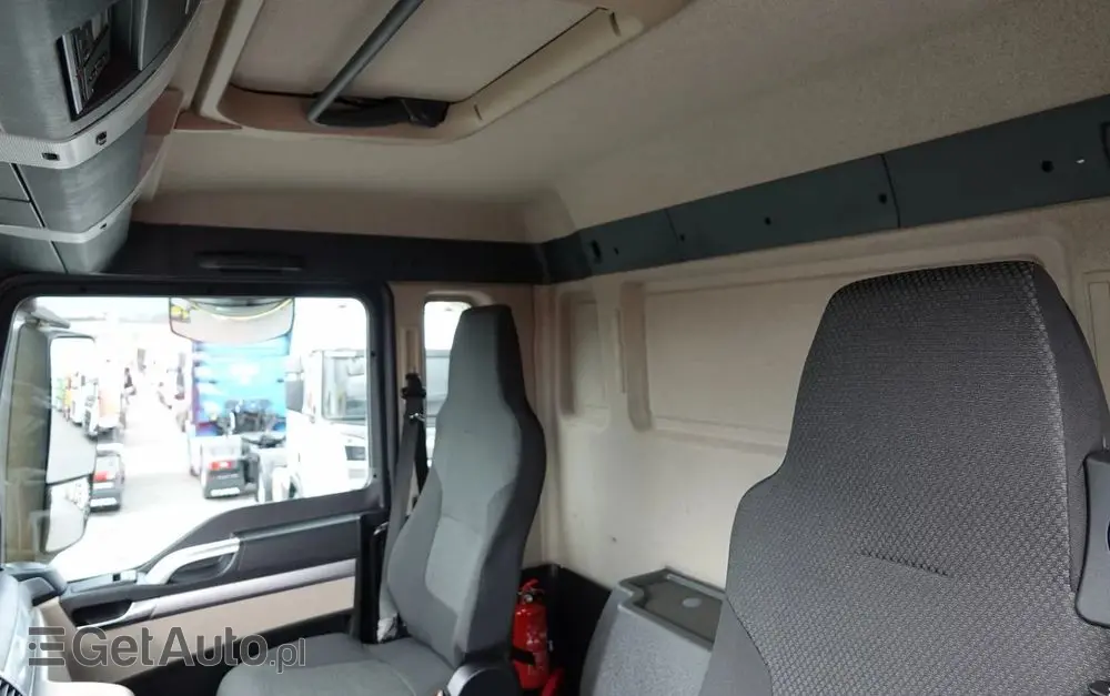 MAN TGS 41.460 / 8X8 / WYWROTKA TYLNOZSYPOWA / MANUAL / HARDOX / KH-KIPPER / 2017 ROK / PO KONTRAKCIE SERWISOWYM 