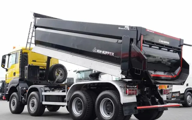 MAN TGS 41.460 / 8X8 / WYWROTKA TYLNOZSYPOWA / MANUAL / HARDOX / KH-KIPPER / 2017 ROK / PO KONTRAKCIE SERWISOWYM 