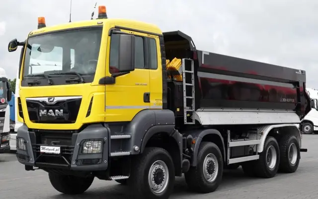 MAN TGS 41.460 / 8X8 / WYWROTKA TYLNOZSYPOWA / MANUAL / HARDOX / KH-KIPPER / 2017 ROK / PO KONTRAKCIE SERWISOWYM 