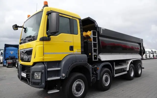 MAN TGS 41.460 / 8X8 / WYWROTKA TYLNOZSYPOWA / MANUAL / HARDOX / KH-KIPPER / 2017 ROK / PO KONTRAKCIE SERWISOWYM 