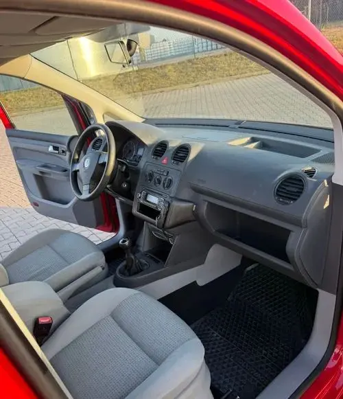 VOLKSWAGEN Caddy 