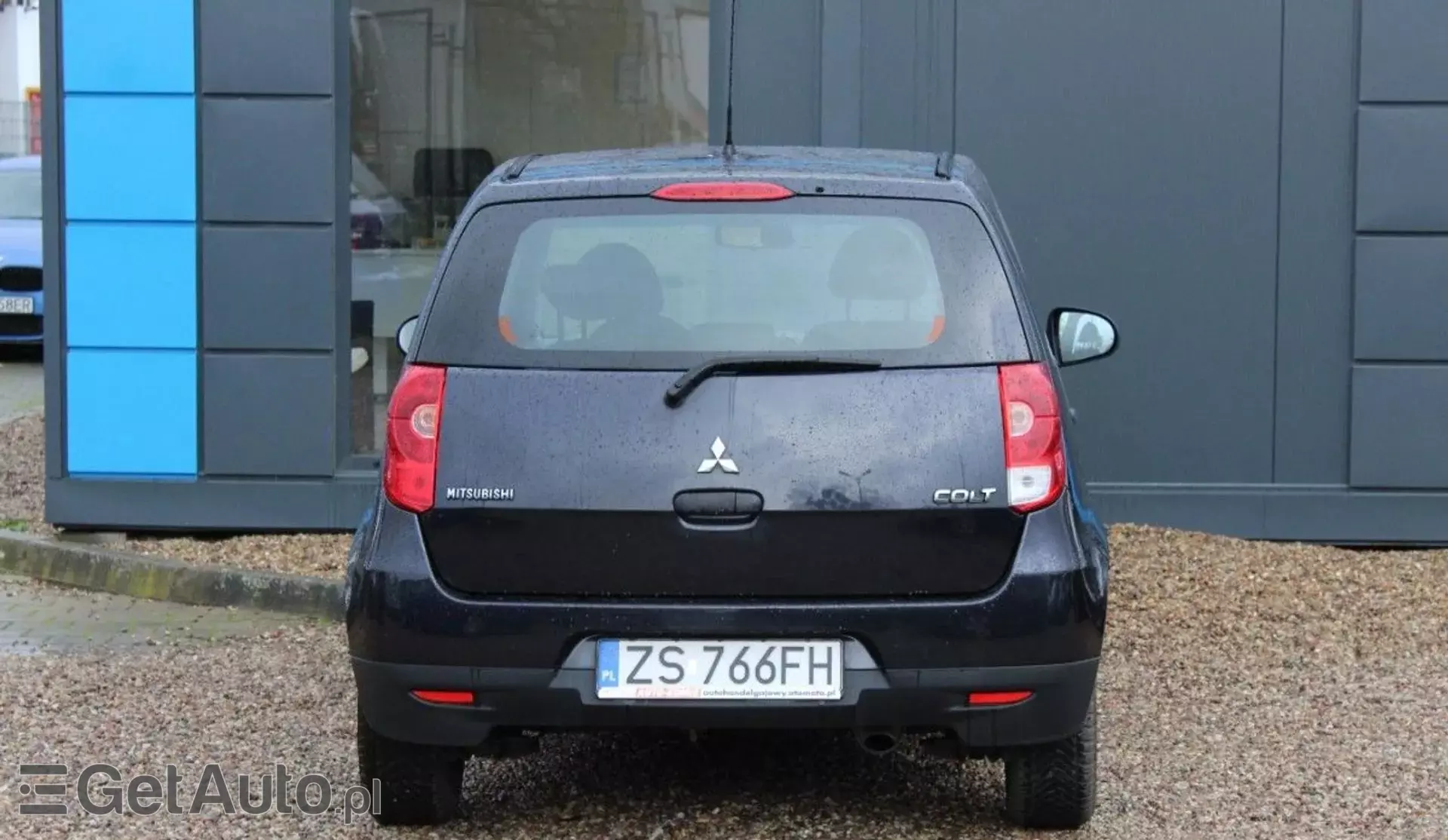 MITSUBISHI Colt 