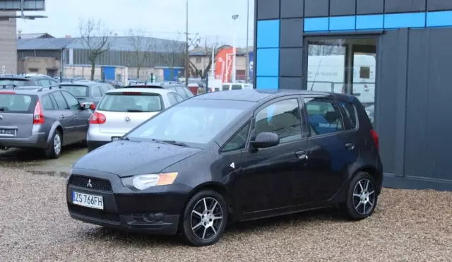 MITSUBISHI Colt 