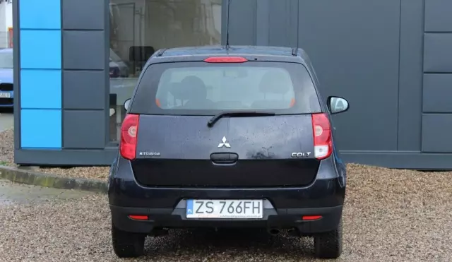 MITSUBISHI Colt 