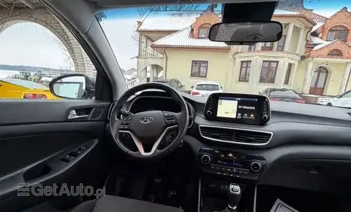 HYUNDAI Tucson 