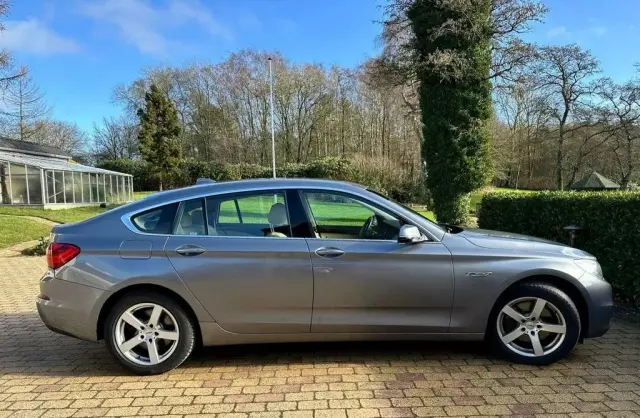 BMW 5GT 