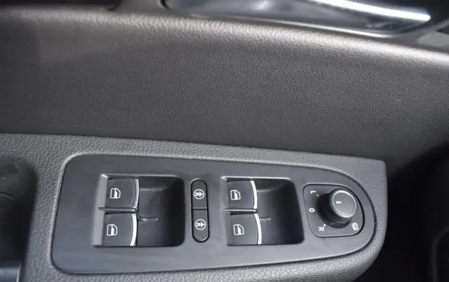 VOLKSWAGEN Sharan 2.0 TDI BMT Highline DSG