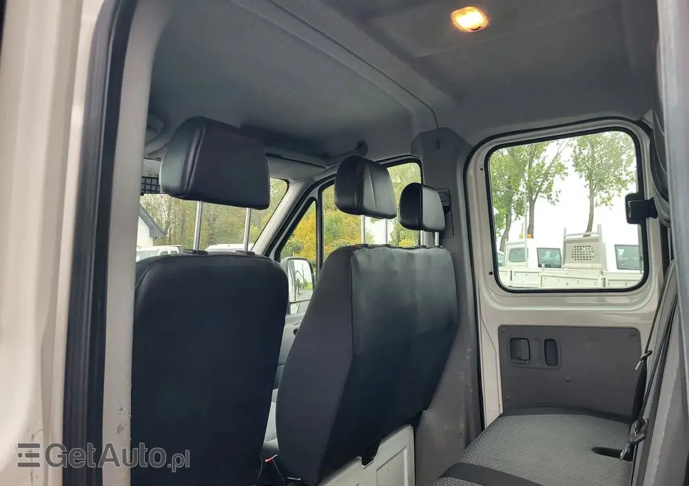 VOLKSWAGEN Crafter doka klima skrzynia 2.80 super stan 