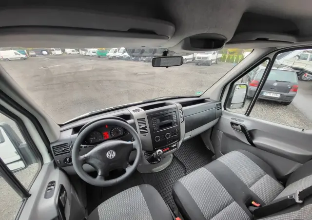 VOLKSWAGEN Crafter doka klima skrzynia 2.80 super stan 