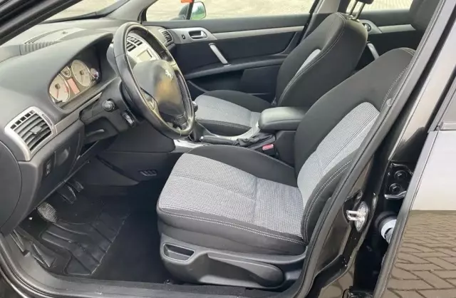 PEUGEOT 407 