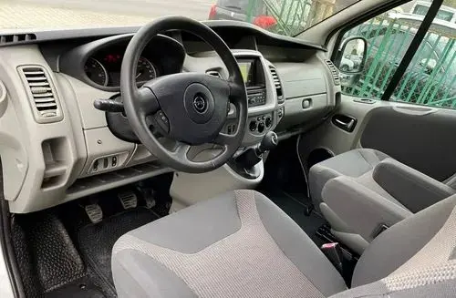 OPEL Vivaro 
