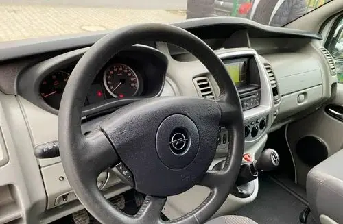 OPEL Vivaro 