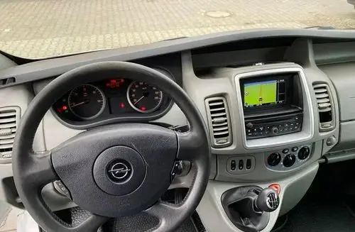 OPEL Vivaro 