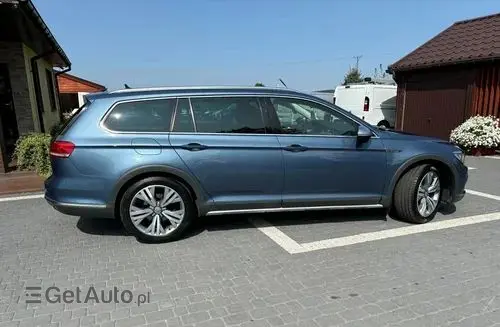 VOLKSWAGEN Passat Alltrack 