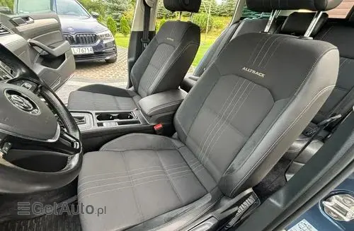 VOLKSWAGEN Passat Alltrack 
