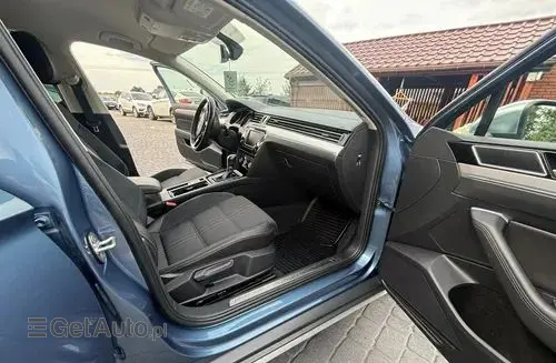 VOLKSWAGEN Passat Alltrack 