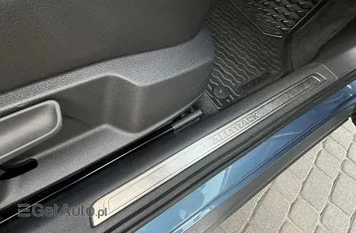 VOLKSWAGEN Passat Alltrack 