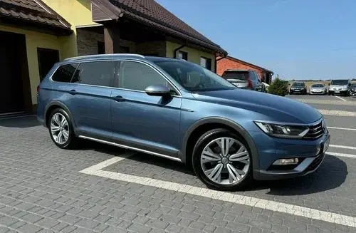 VOLKSWAGEN Passat Alltrack 