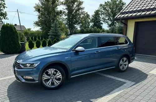 VOLKSWAGEN Passat Alltrack 